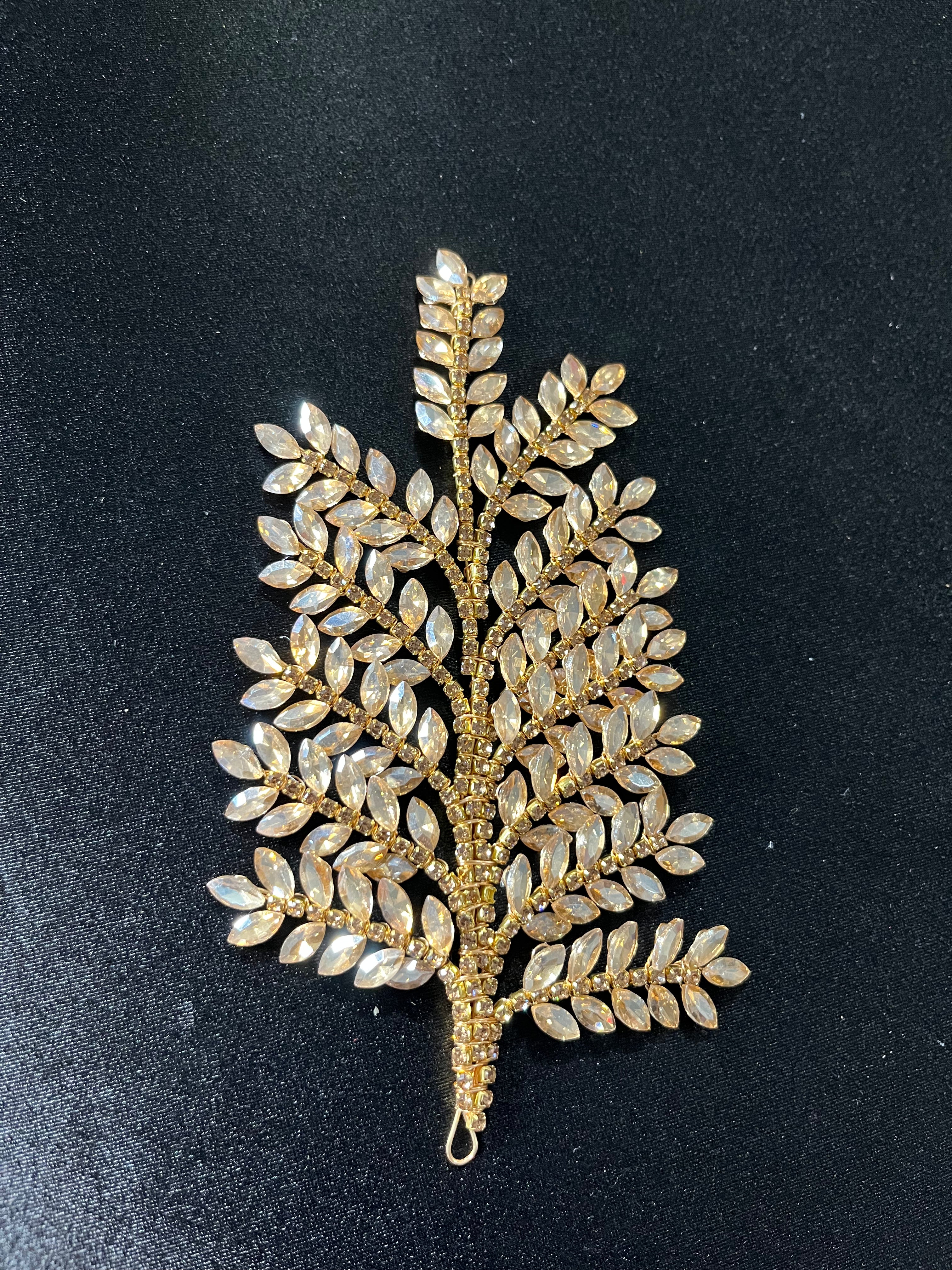 Chrissy Leaves